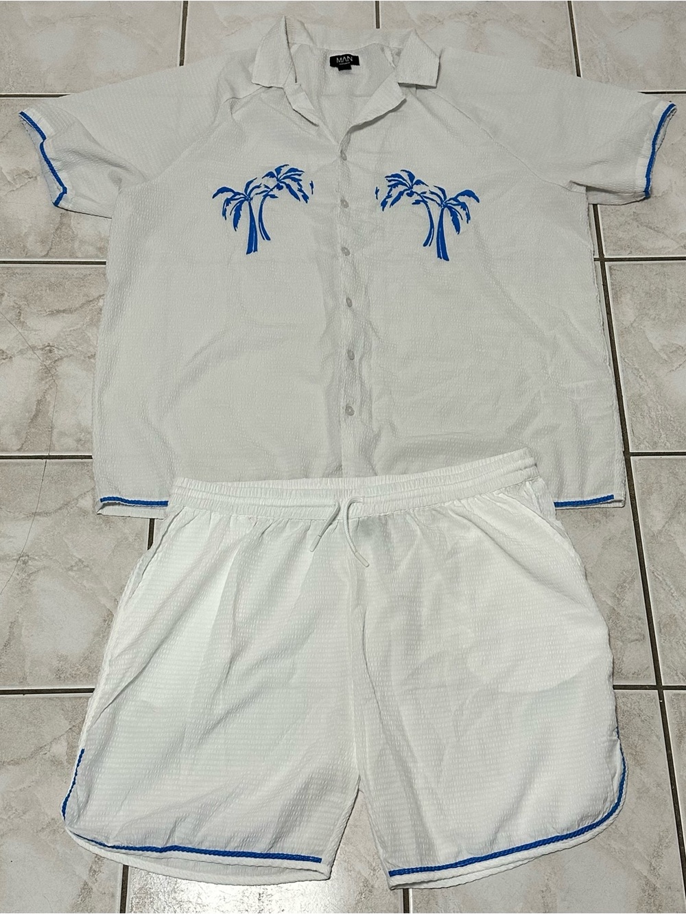 BoohooMAN Palm Tree Matching Set – White Button-Up & Shorts – Men's 2XL